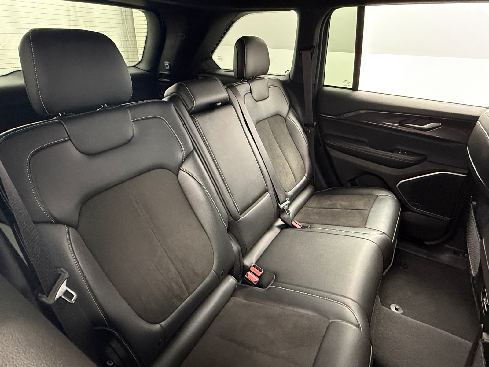 Thumbnail: 2022 Jeep Grand Cherokee - 5