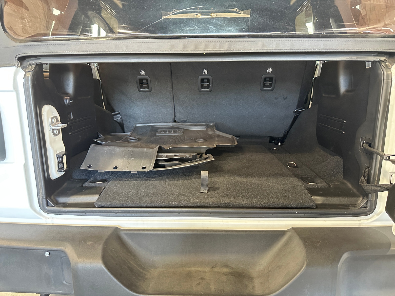 Thumbnail: 2022 Jeep Wrangler - 7