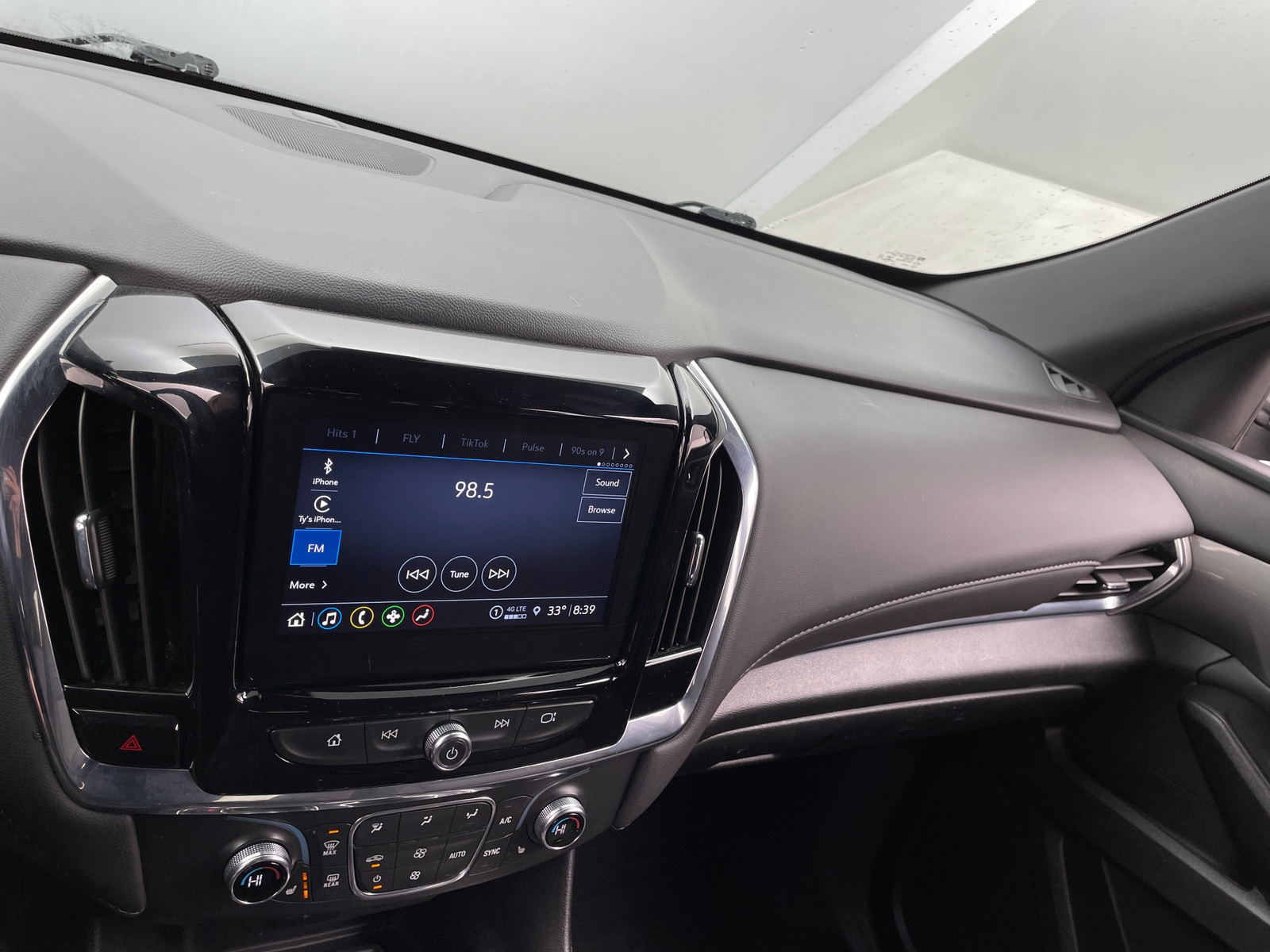 Thumbnail: 2023 Chevrolet Traverse - 4