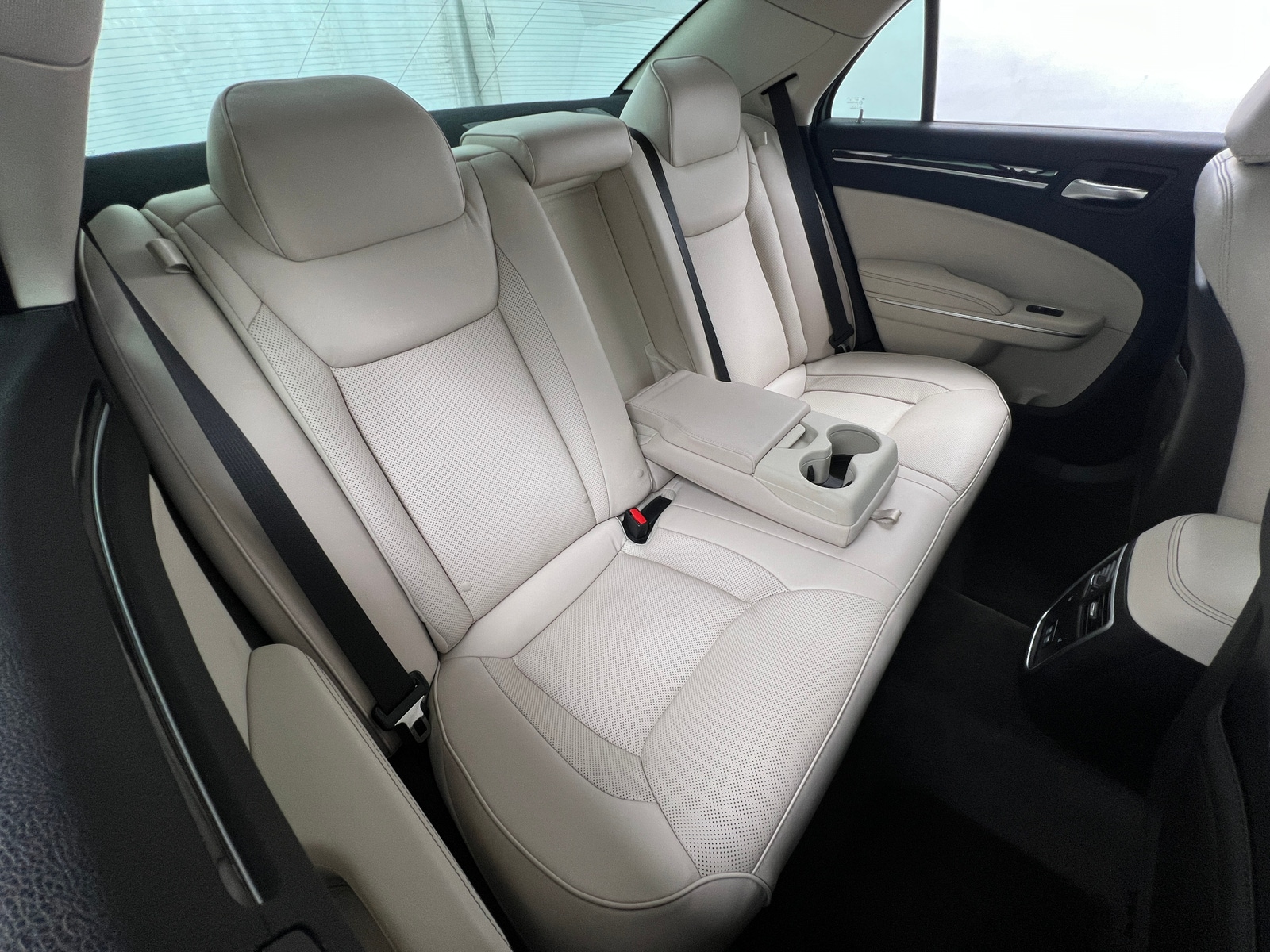 Thumbnail: 2018 Chrysler 300 - 5