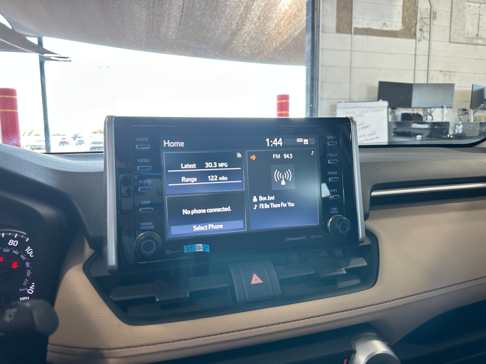 Thumbnail: 2021 Toyota RAV4 - 4