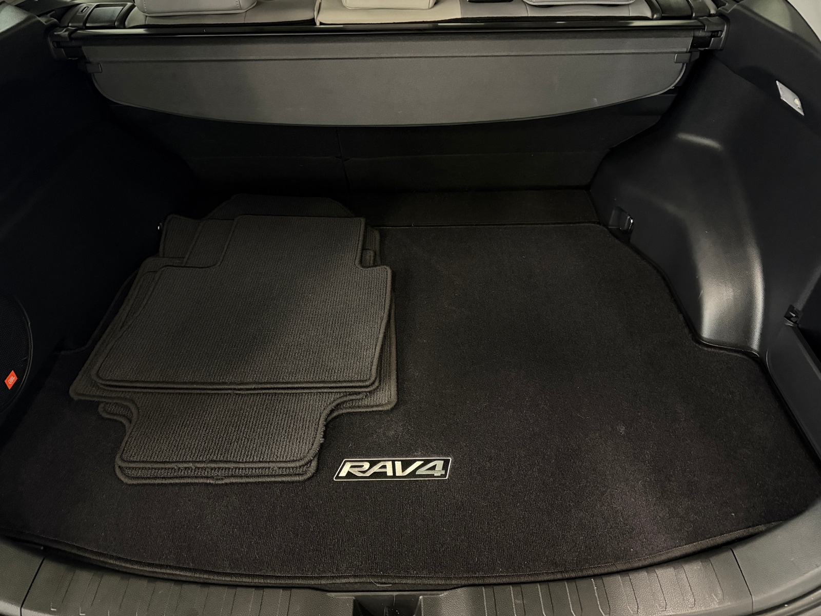 Thumbnail: 2019 Toyota RAV4 - 6