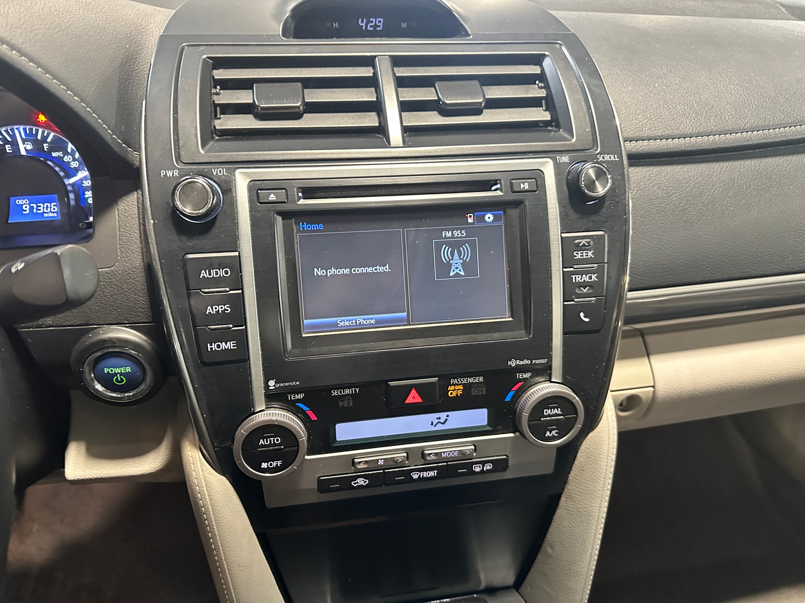 Thumbnail: 2014 Toyota Camry - 4