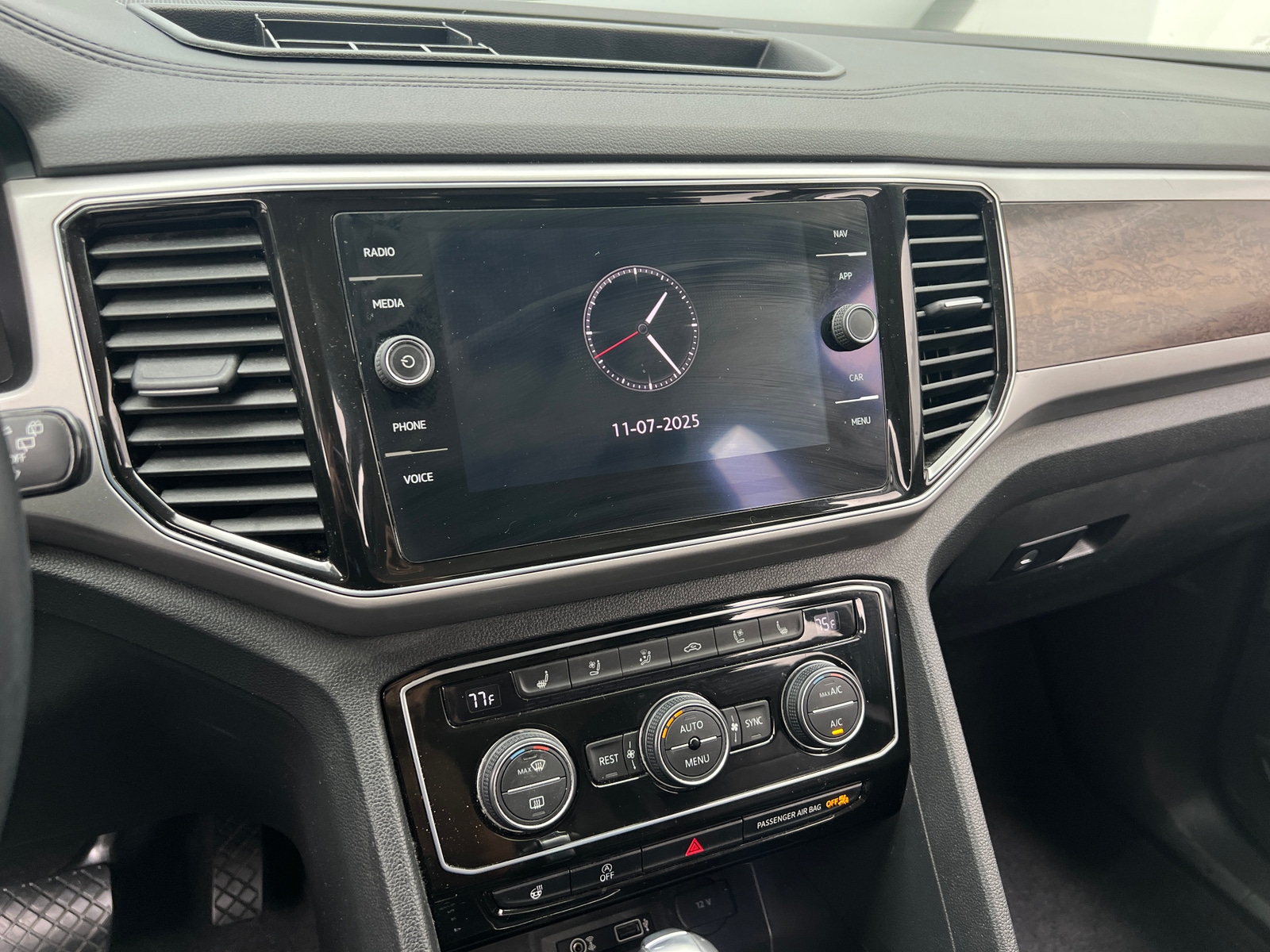 Thumbnail: 2019 Volkswagen Atlas - 3