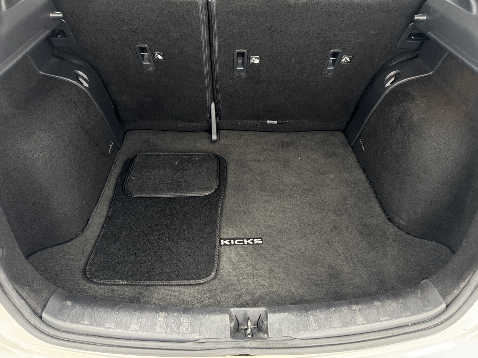 Thumbnail: 2021 Nissan Kicks - 7