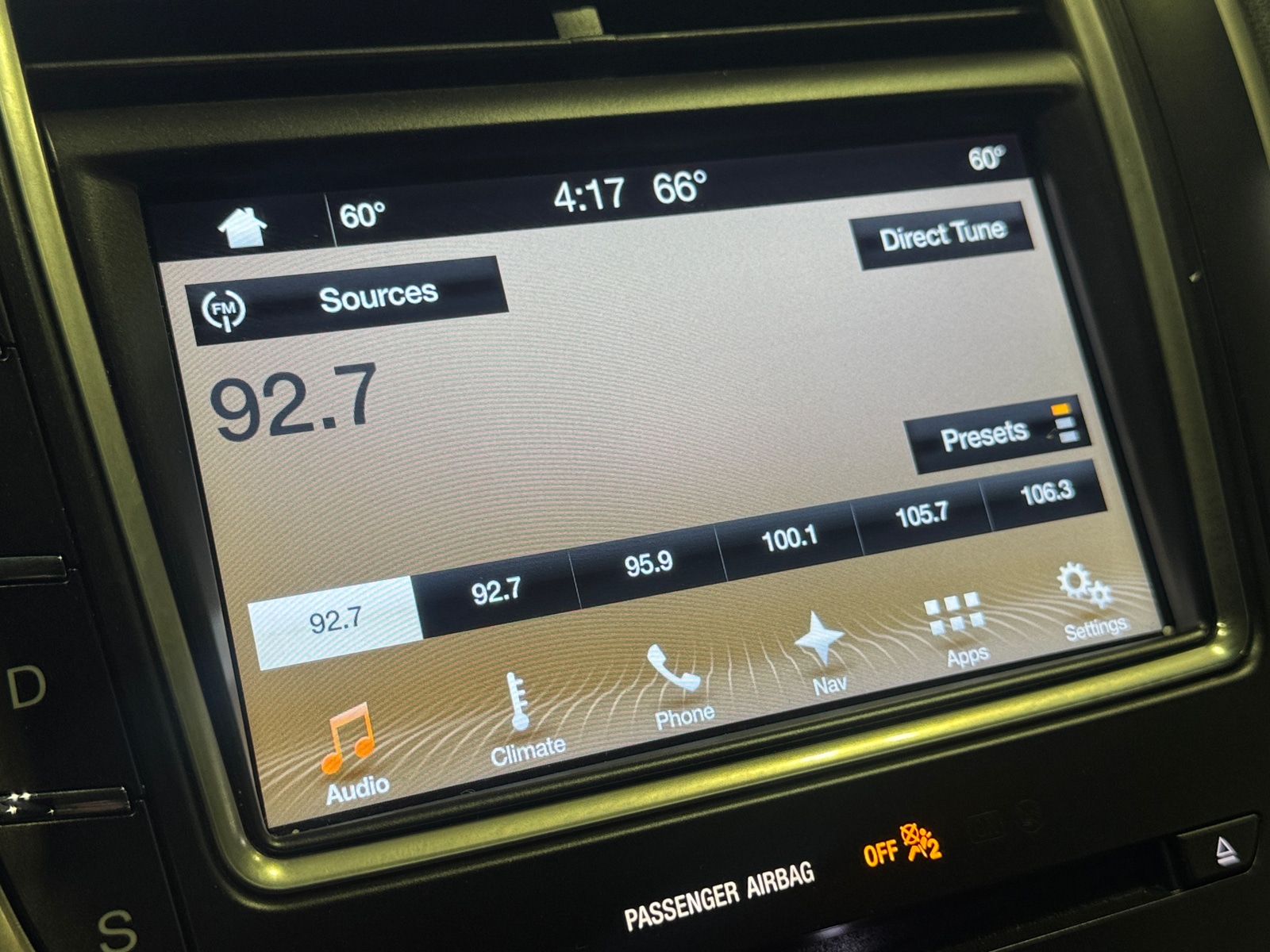 Thumbnail: 2017 Lincoln MKX - 3