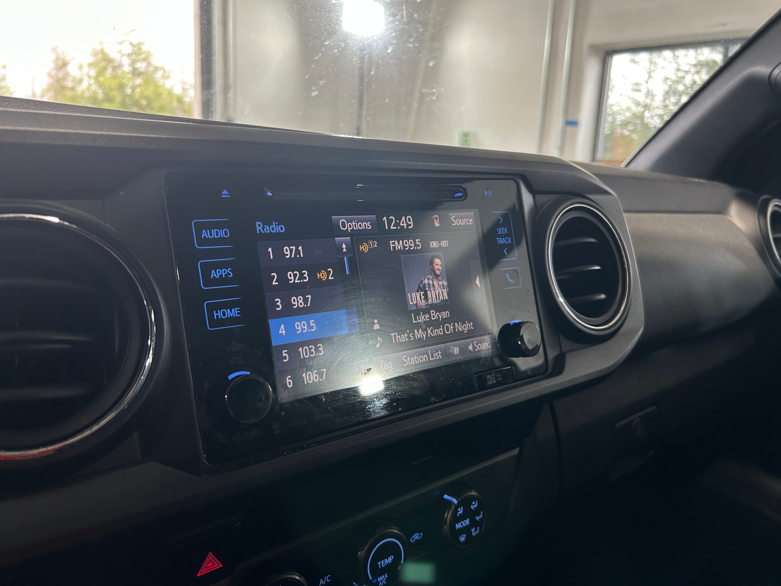 Thumbnail: 2019 Toyota Tacoma - 4