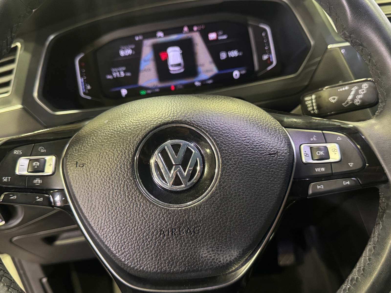 Thumbnail: 2020 Volkswagen Tiguan - 4