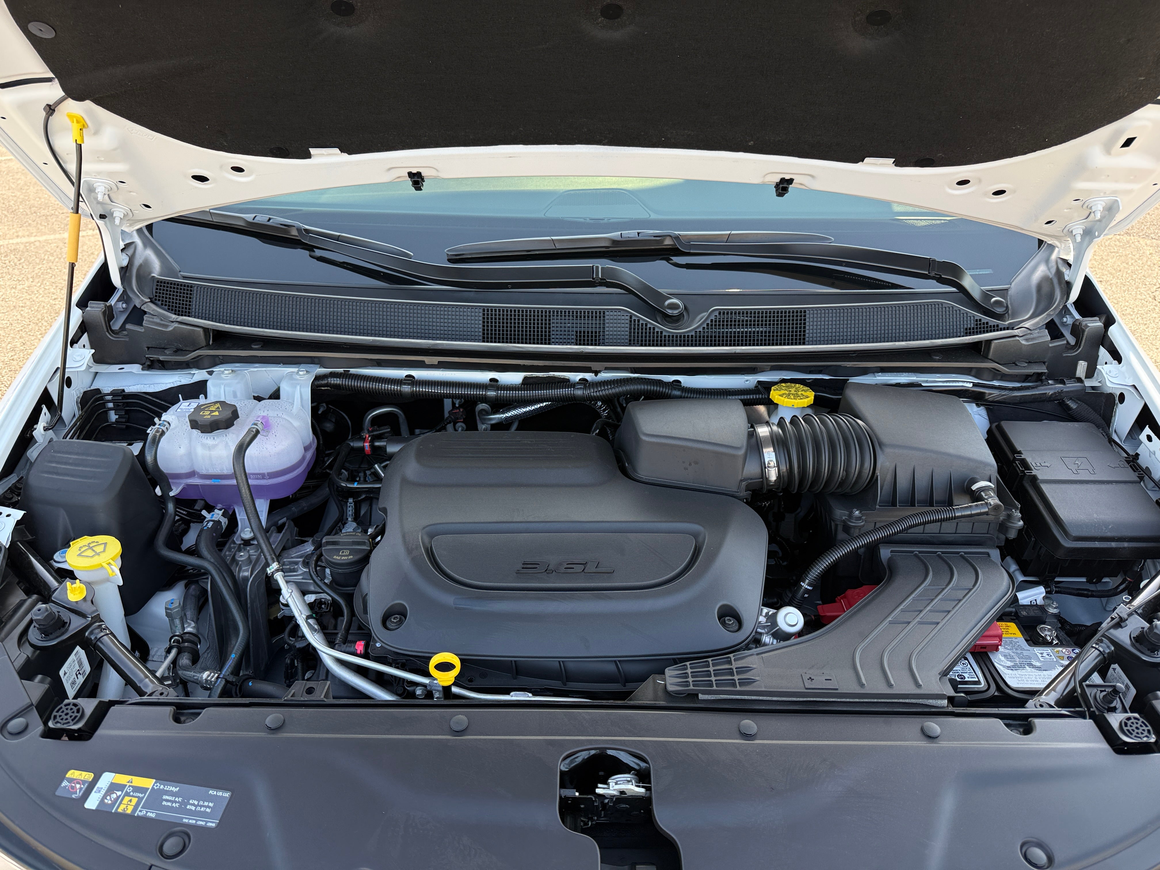 2026 Chrysler Pacifica Limited's photo
