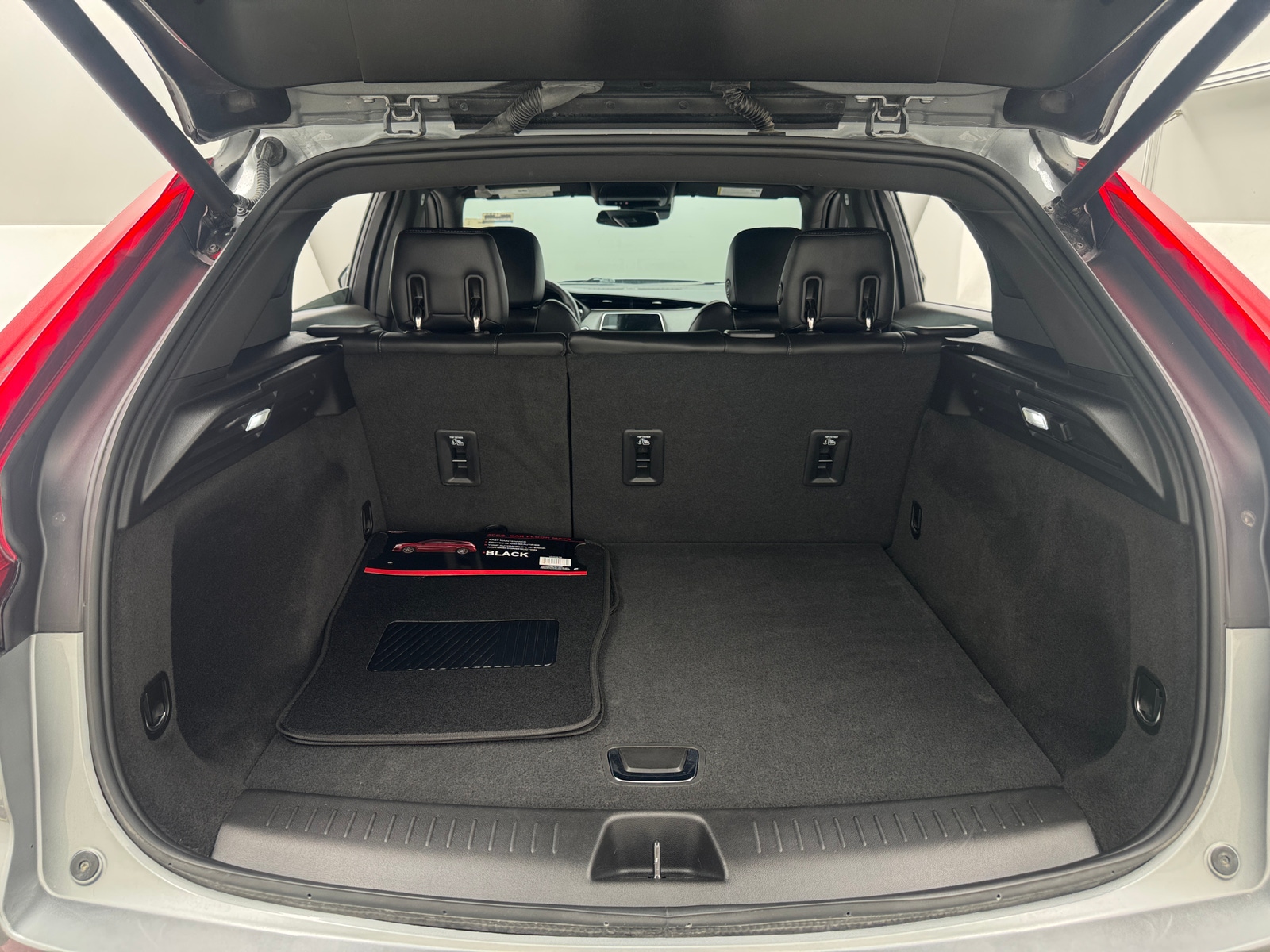 Thumbnail: 2023 Cadillac XT4 - 6