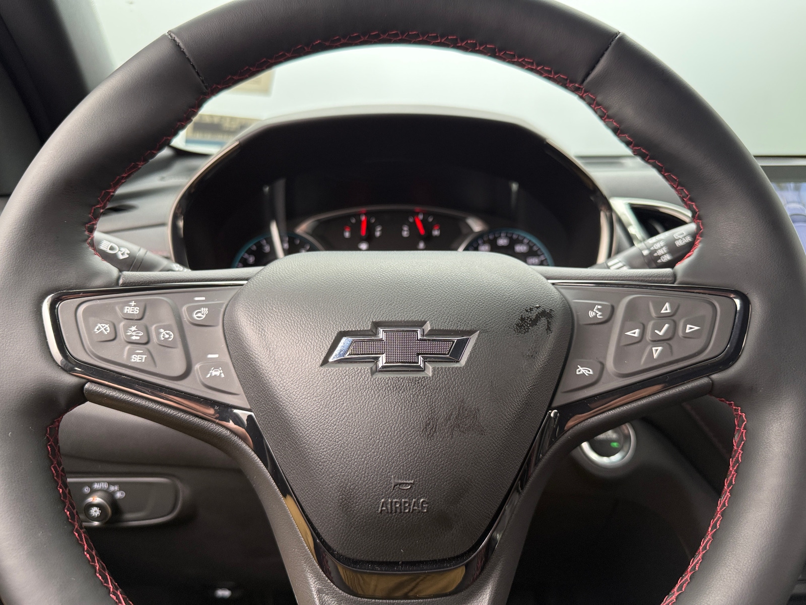 Thumbnail: 2023 Chevrolet Equinox - 4