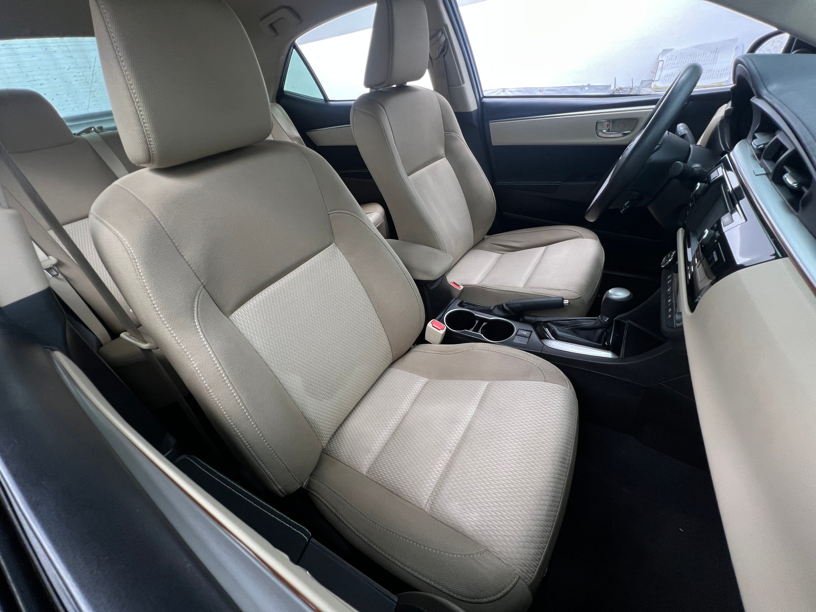 Thumbnail: 2015 Toyota Corolla - 2