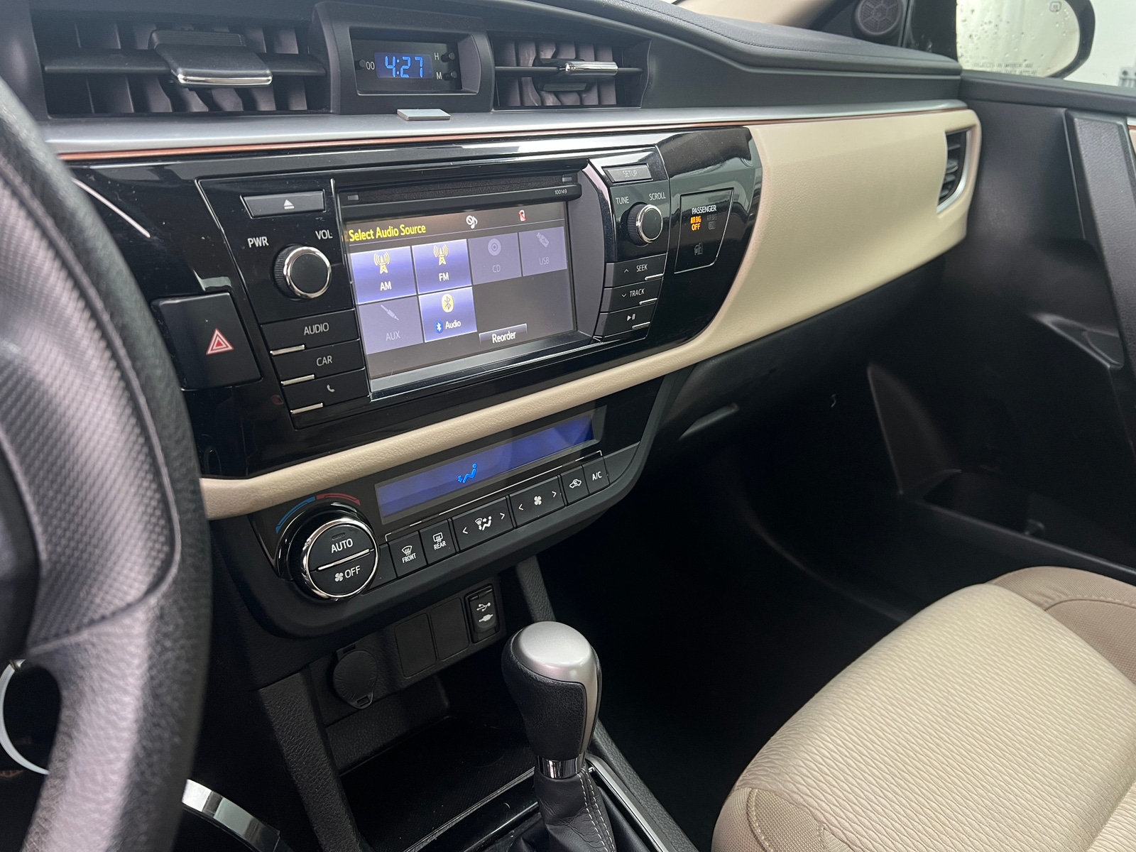 Thumbnail: 2015 Toyota Corolla - 4