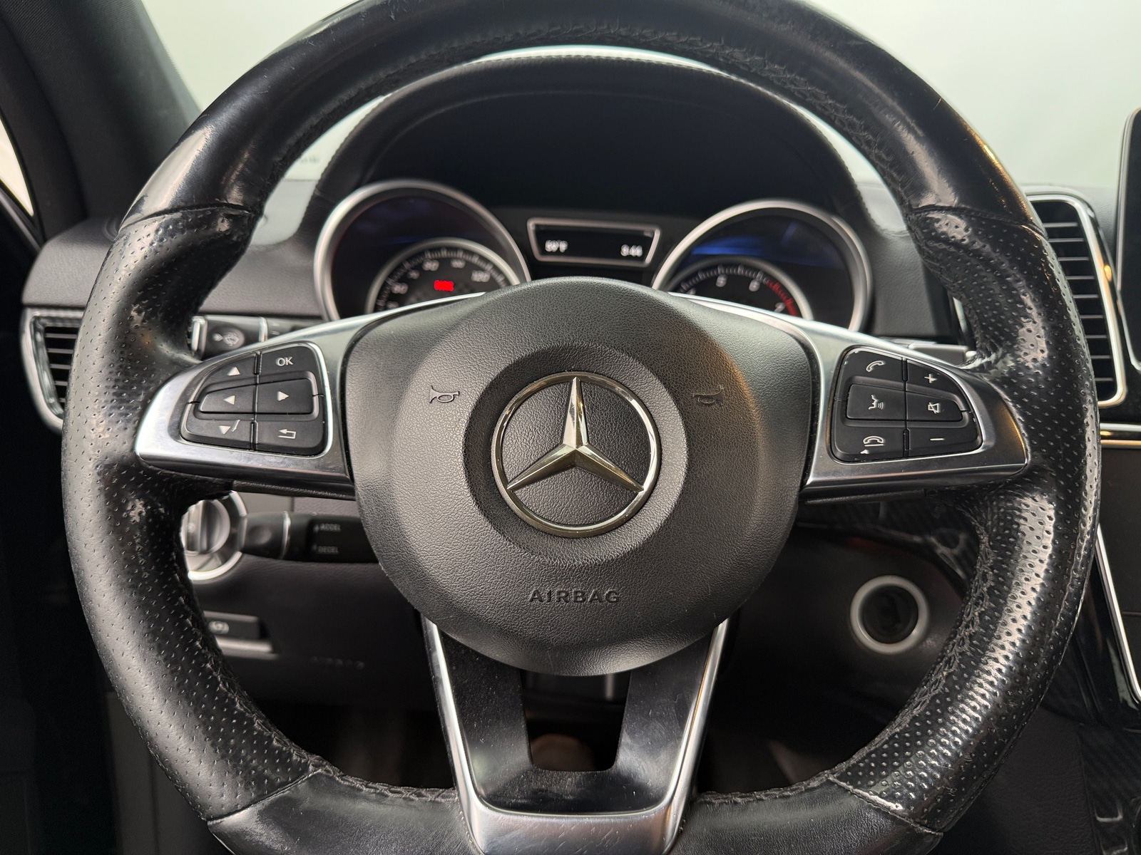 Thumbnail: 2017 Mercedes-Benz GLE - 4