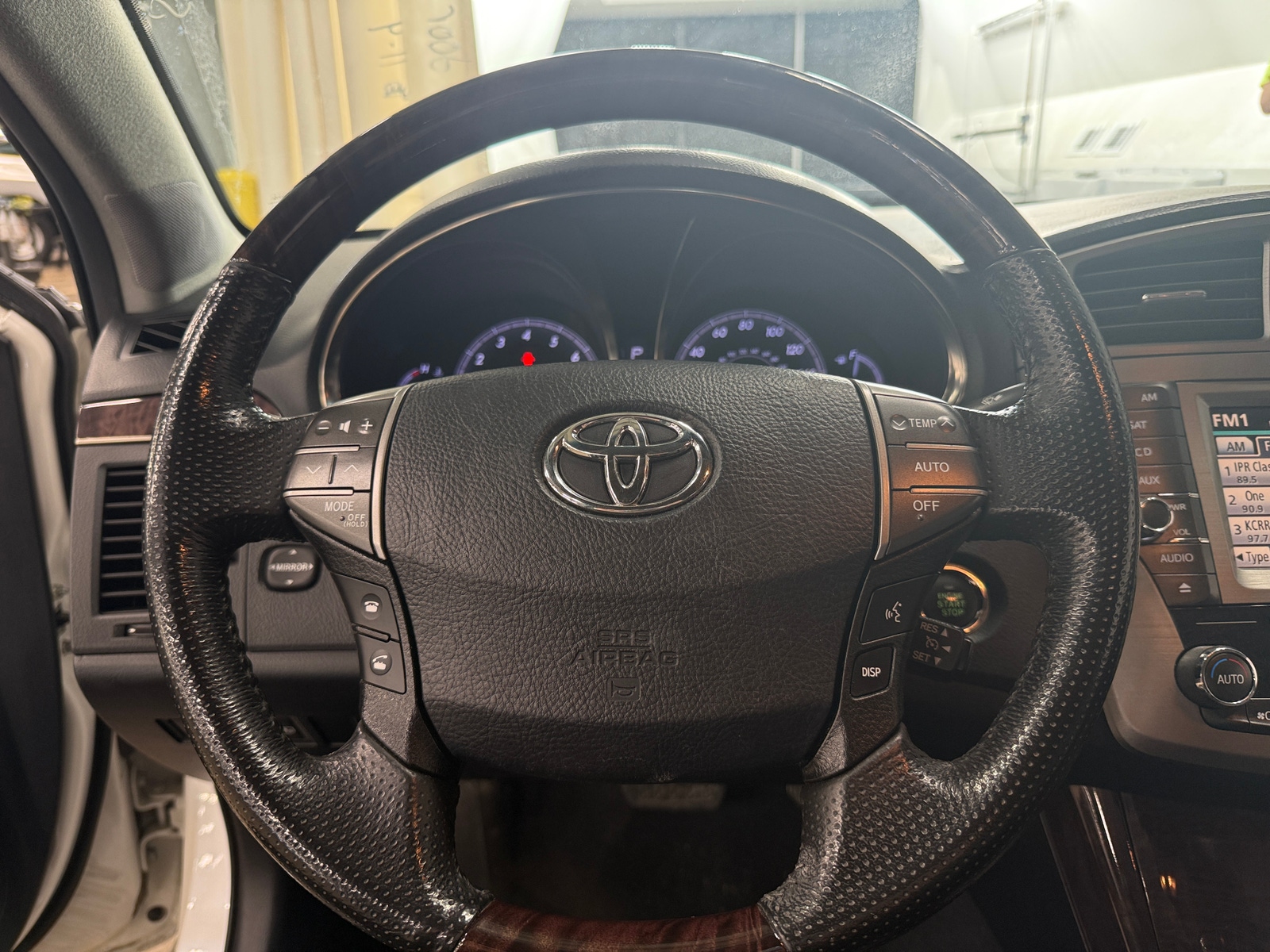 Thumbnail: 2012 Toyota Avalon - 4