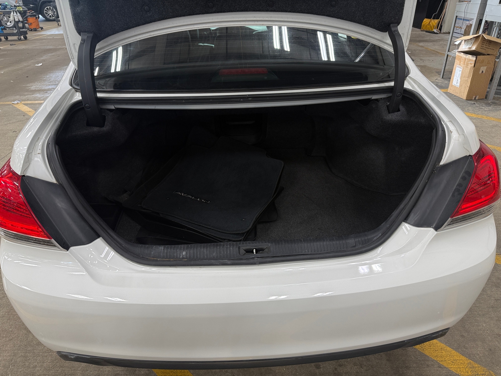 Thumbnail: 2012 Toyota Avalon - 6