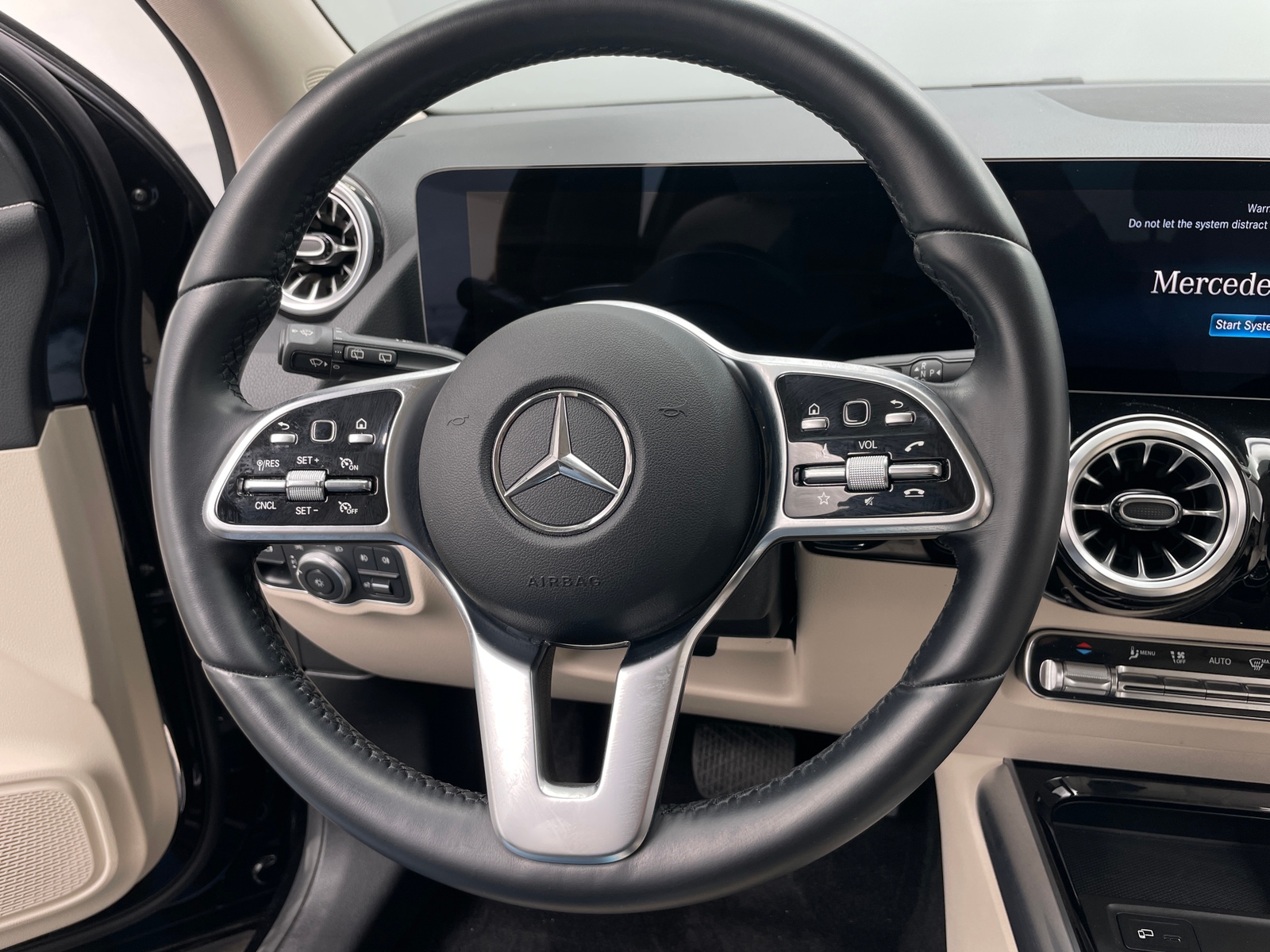 Thumbnail: 2023 Mercedes-Benz GLA - 4