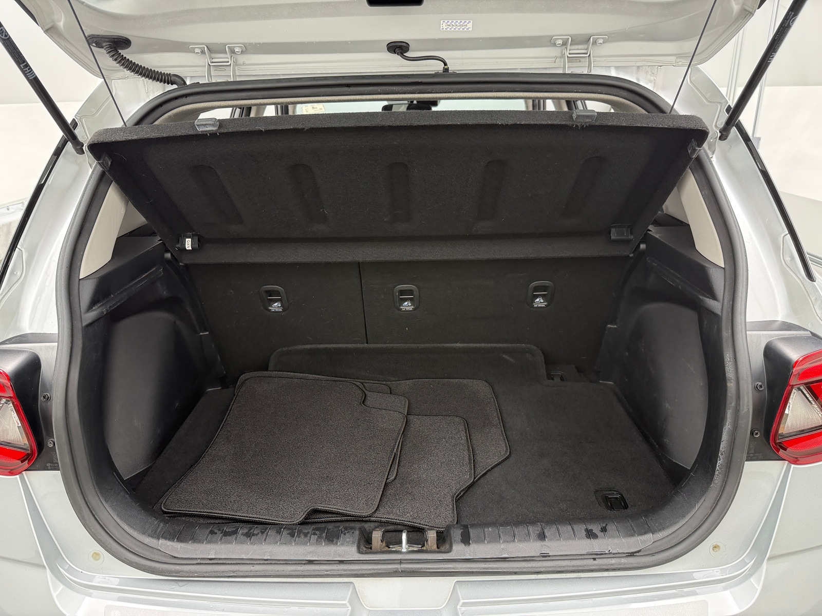 Thumbnail: 2020 Hyundai Venue - 7