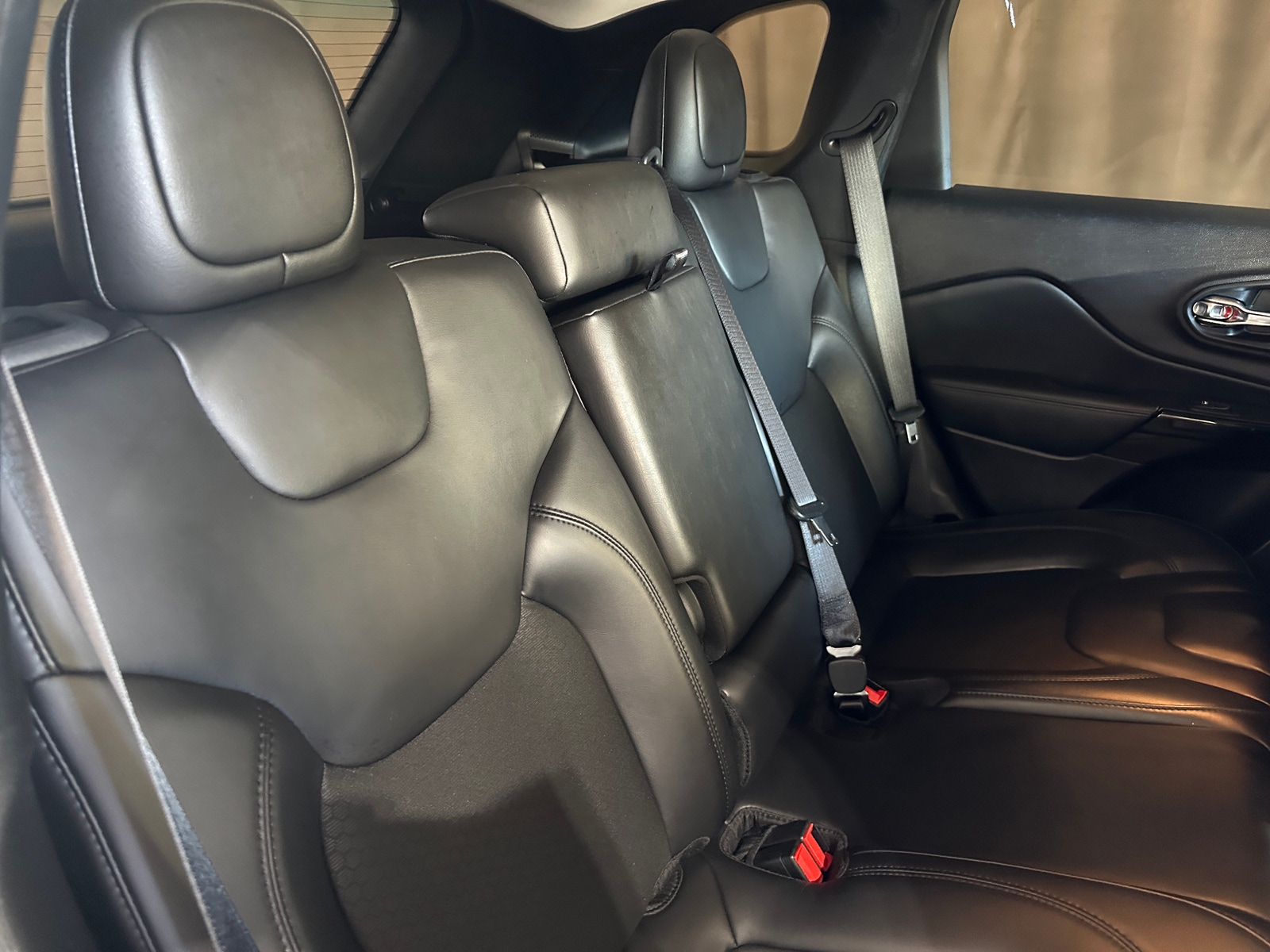 Thumbnail: 2021 Jeep Cherokee - 6