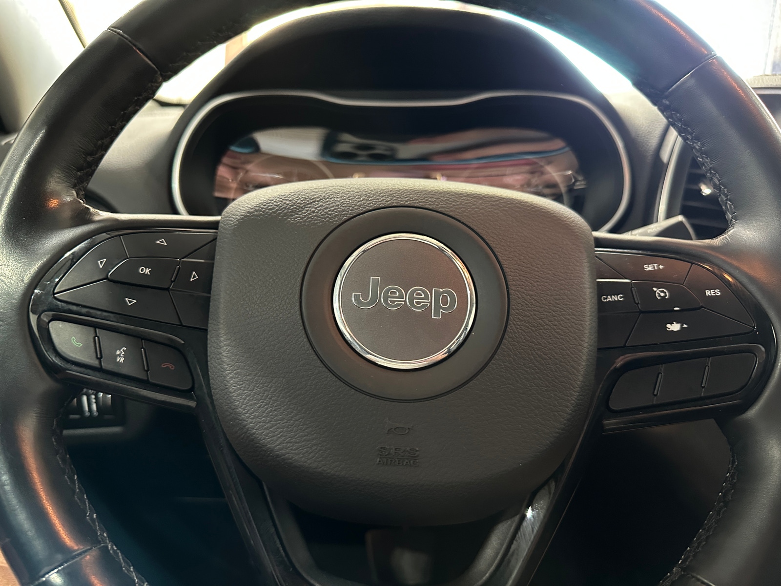 Thumbnail: 2021 Jeep Cherokee - 5