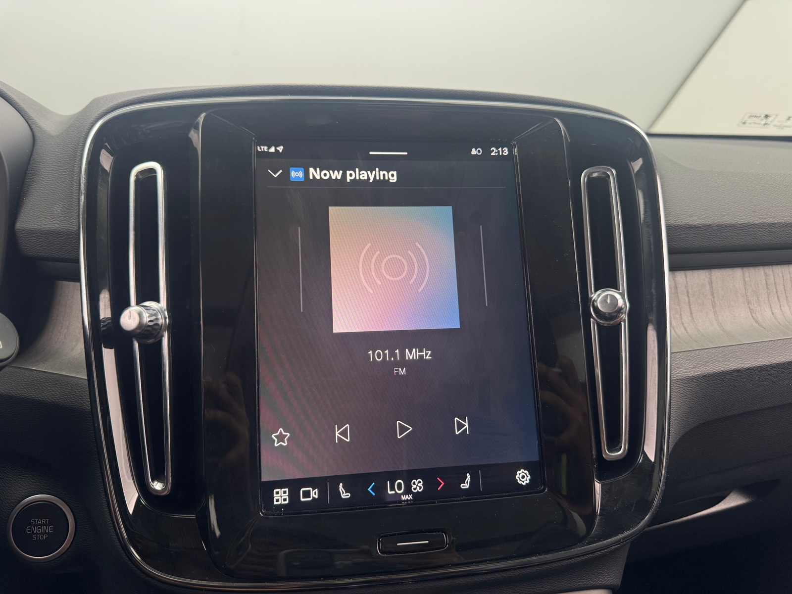 Thumbnail: 2025 Volvo XC40 - 3