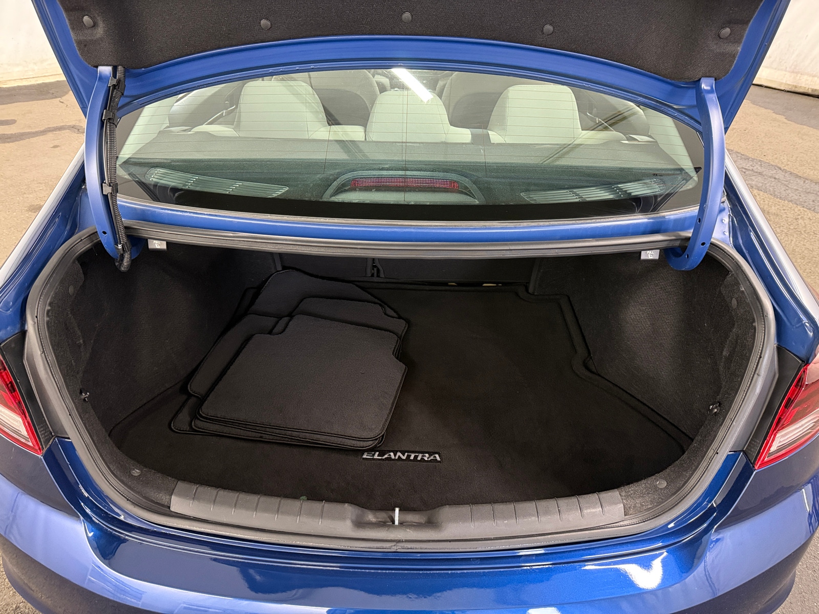 Thumbnail: 2020 Hyundai Elantra - 7