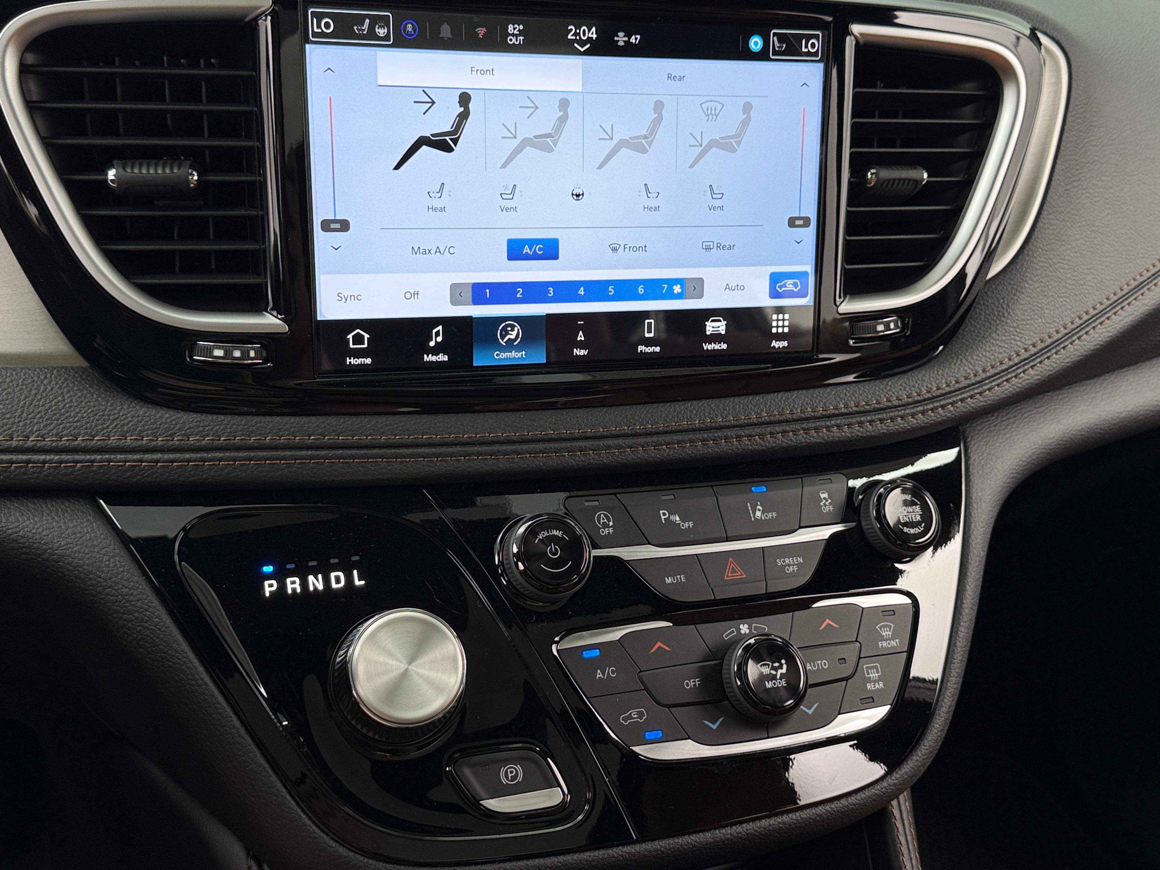 2026 Chrysler Pacifica Pinnacle - Photo 16