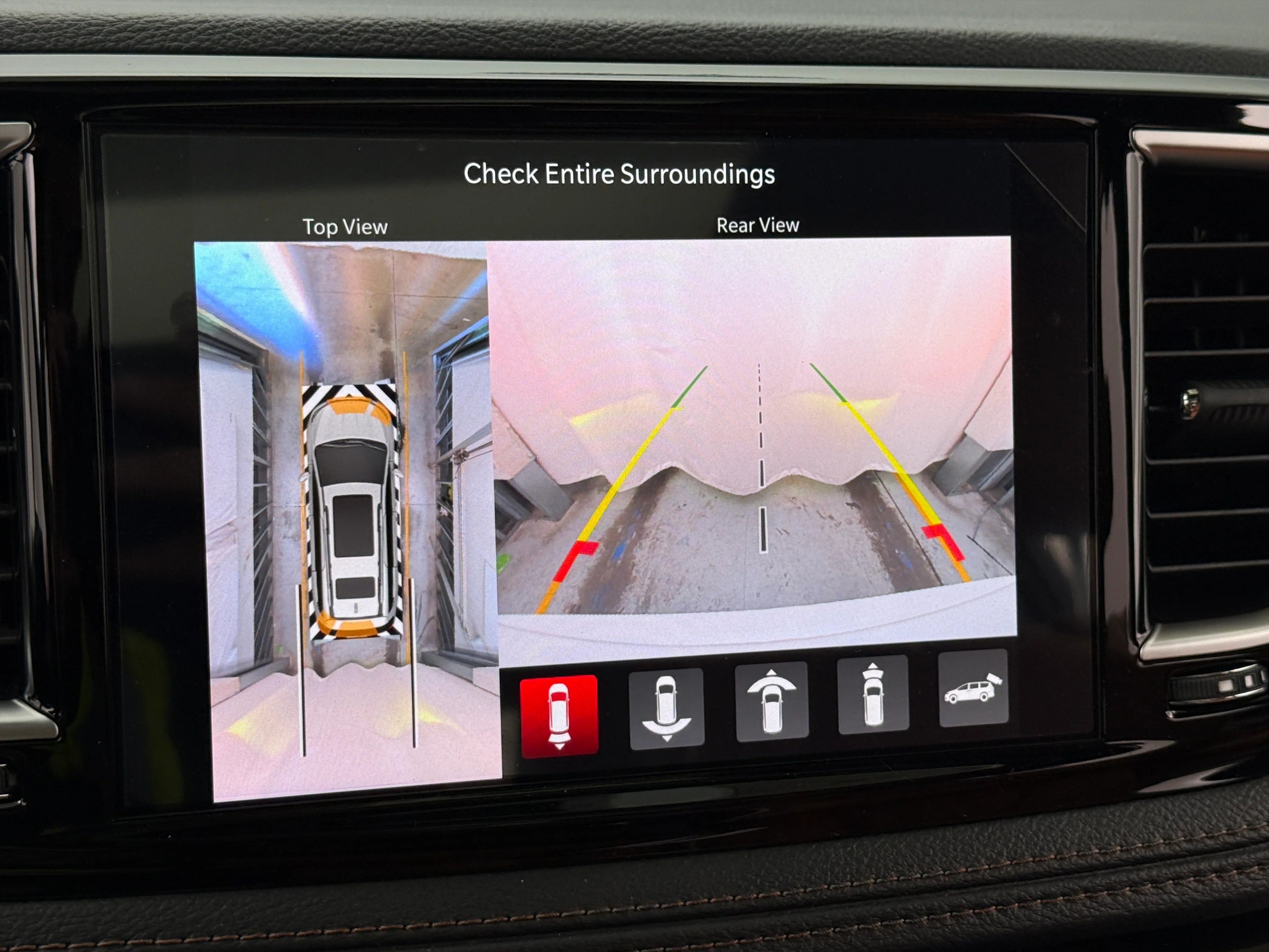 2026 Chrysler Pacifica Pinnacle - Photo 18