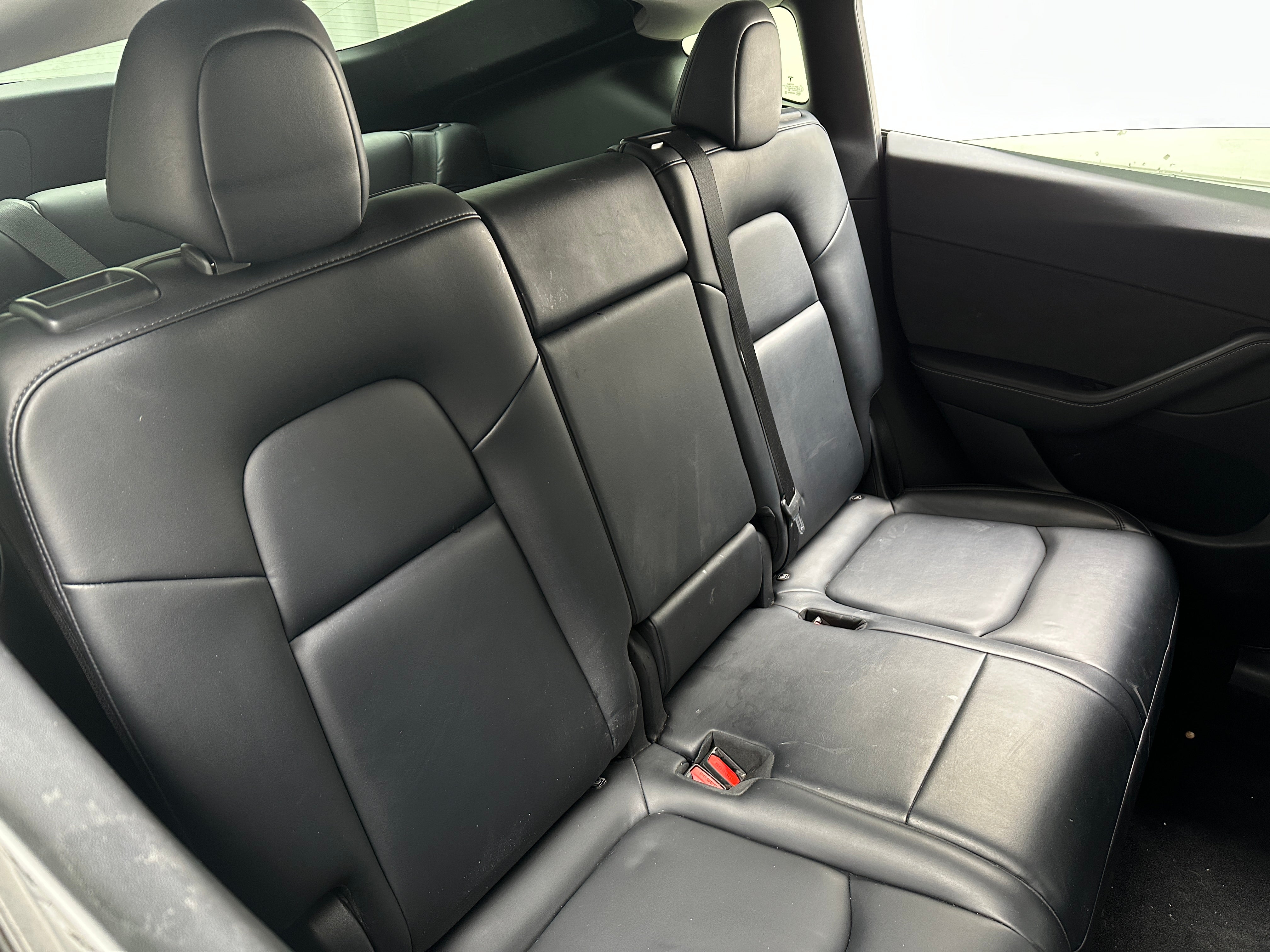 Used 2021 Tesla Model Y Long Range with VIN 5YJYGAEE4MF219074 for sale in Oak Creek, WI