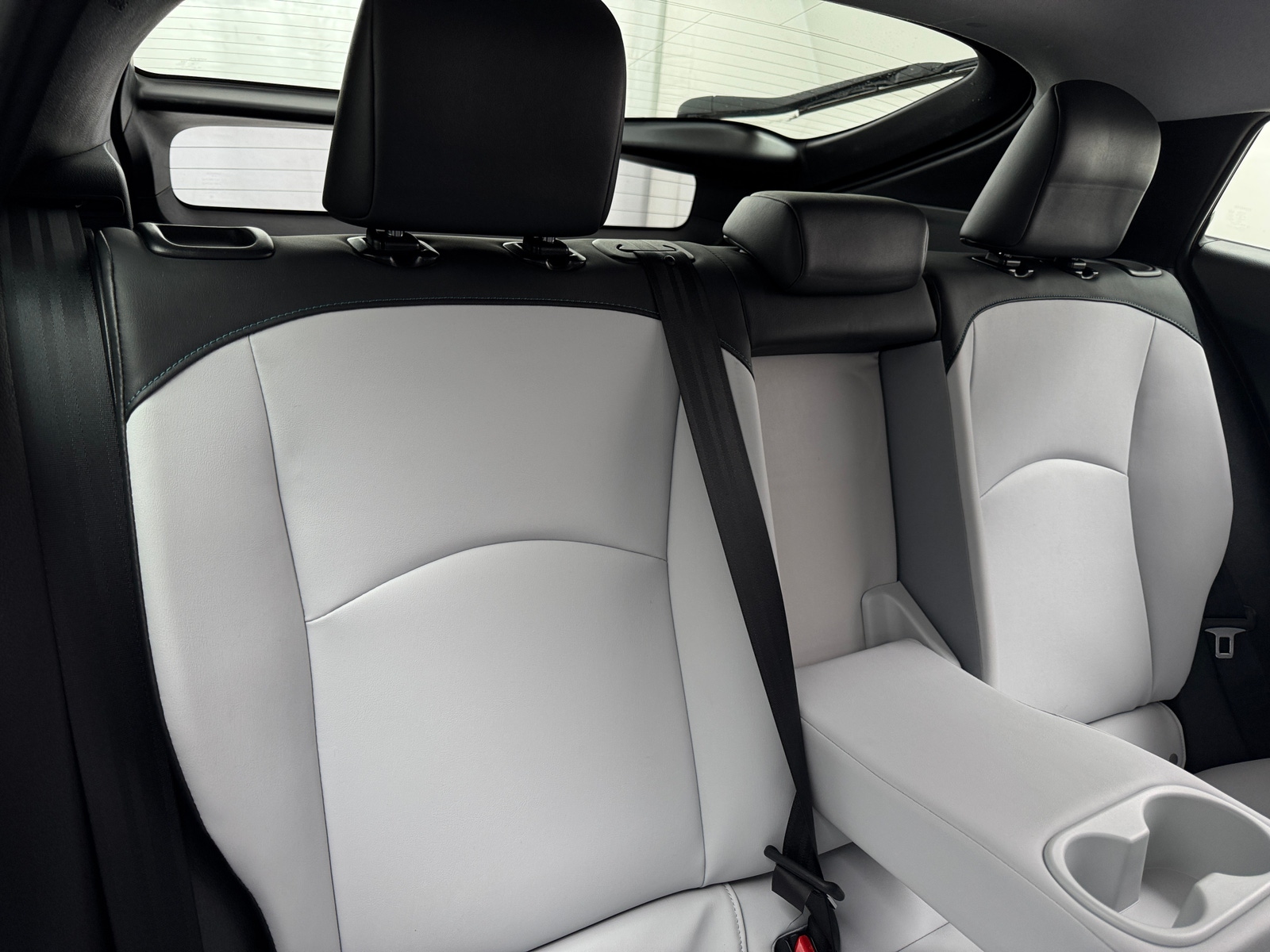 Thumbnail: 2016 Toyota Prius - 6