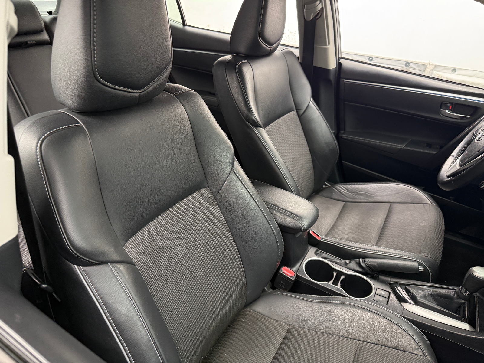 Thumbnail: 2015 Toyota Corolla - 2