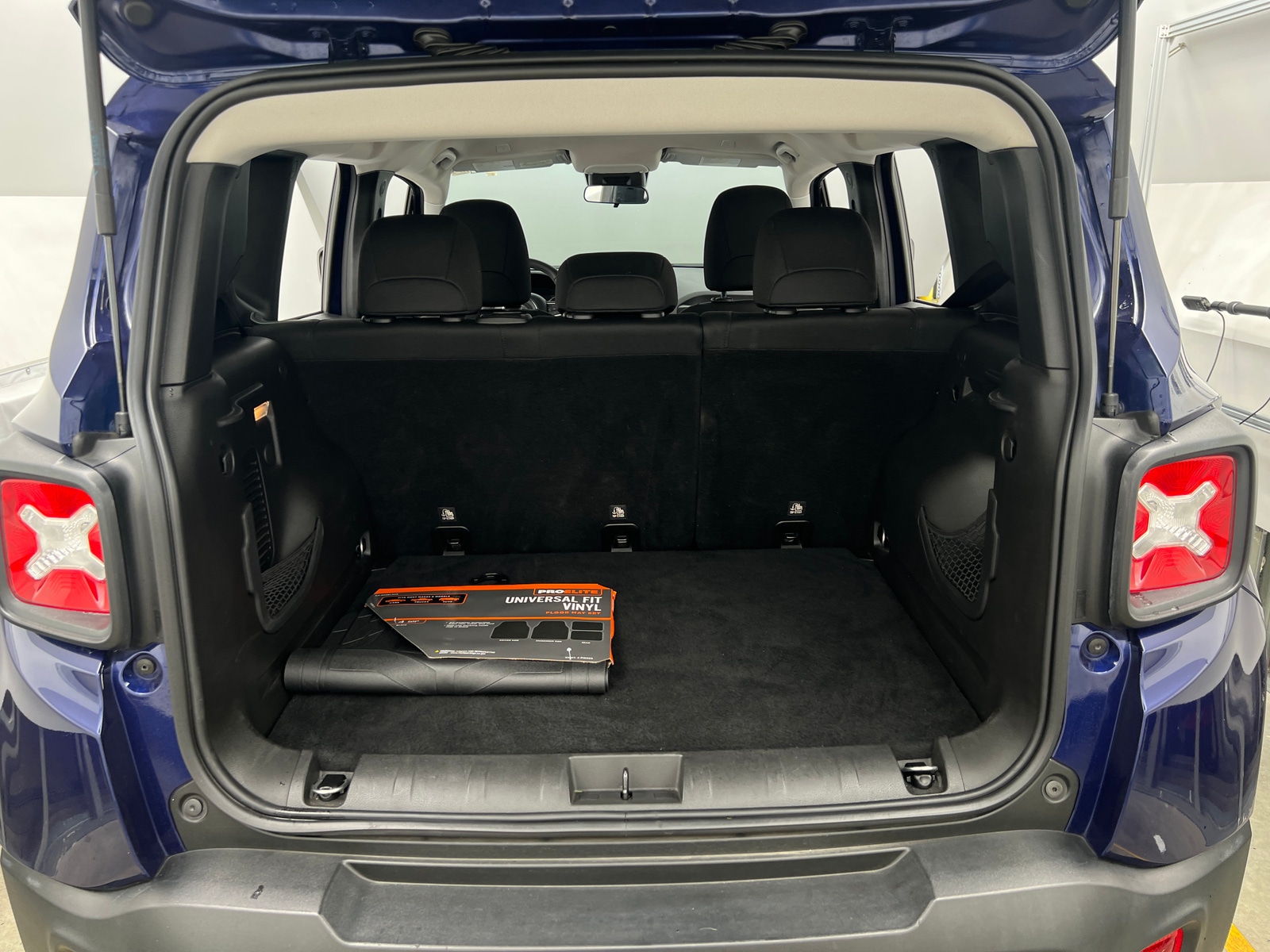 Thumbnail: 2019 Jeep Renegade - 7