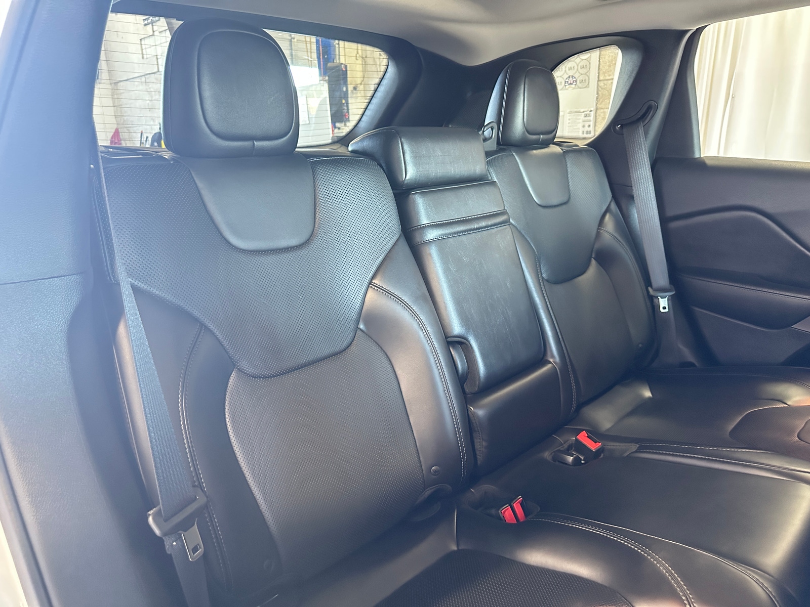 Thumbnail: 2019 Jeep Cherokee - 5