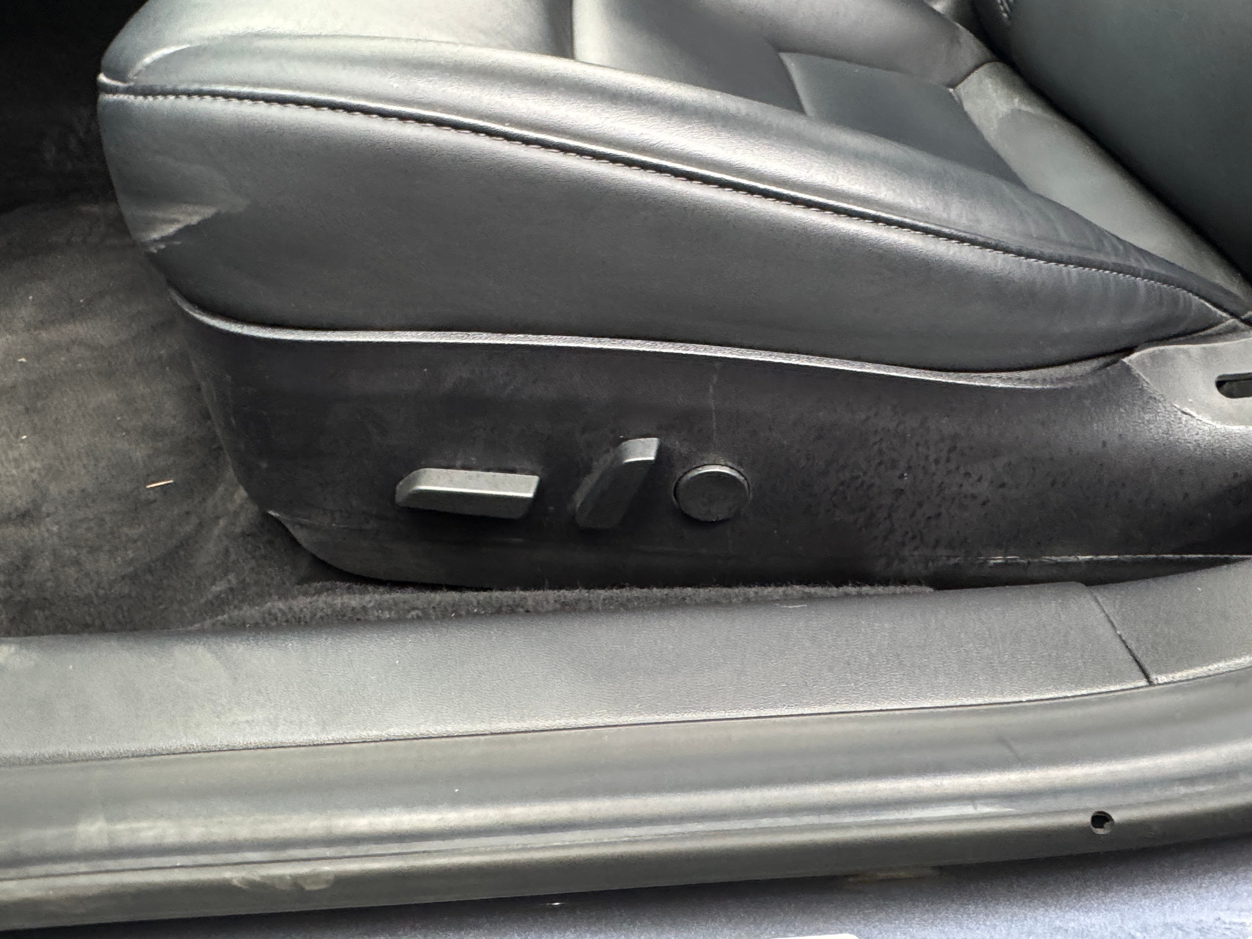 Used 2019 Tesla Model 3 Base with VIN 5YJ3E1EAXKF400206 for sale in Oak Creek, WI