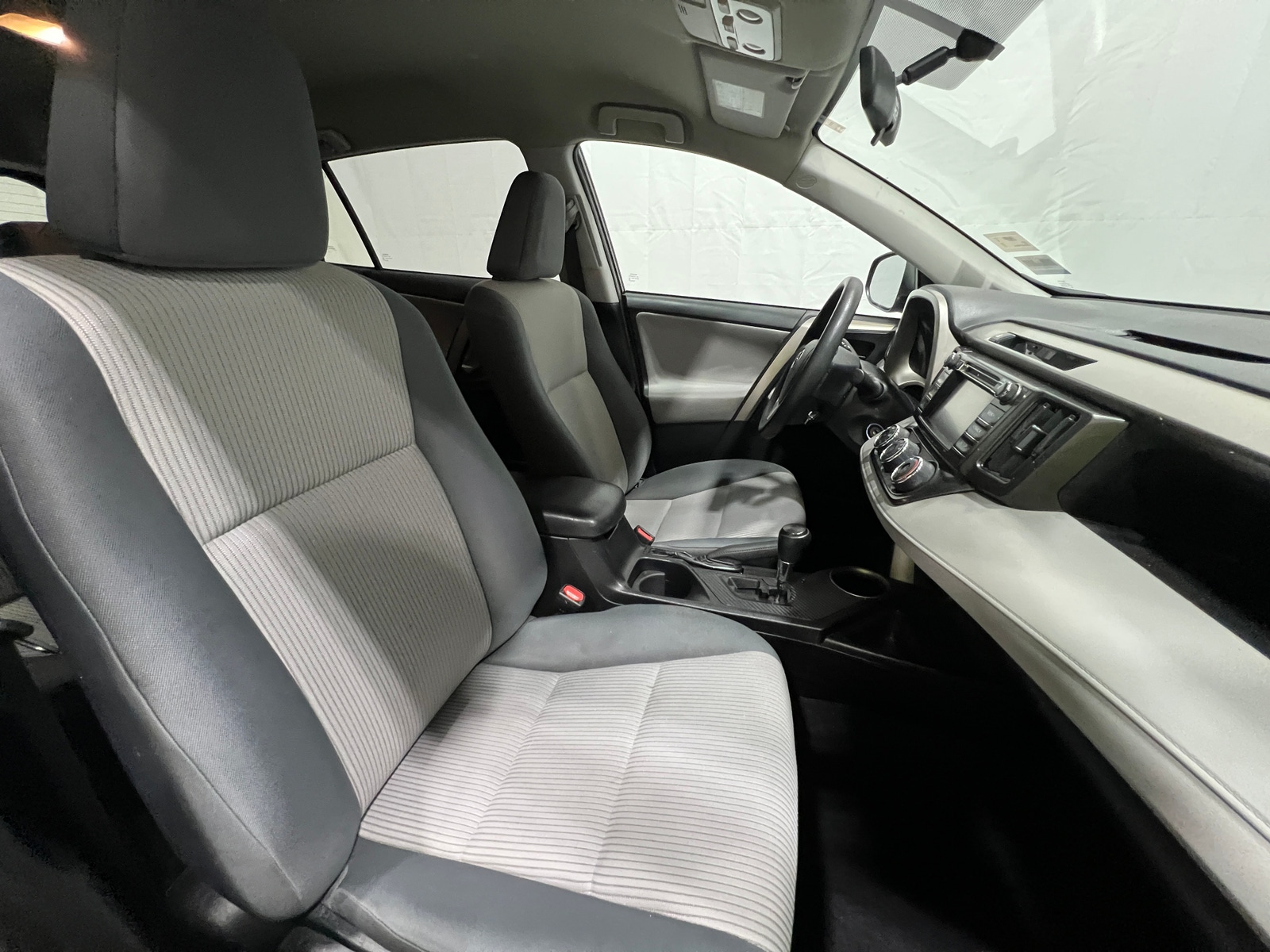 Thumbnail: 2015 Toyota RAV4 - 2