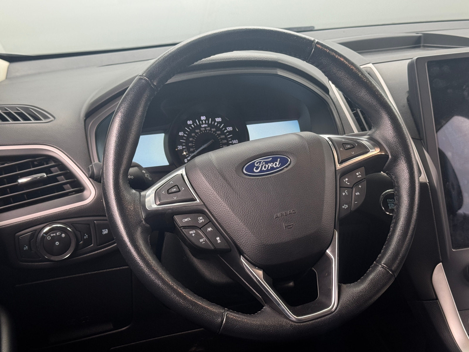 Thumbnail: 2023 Ford Edge - 4