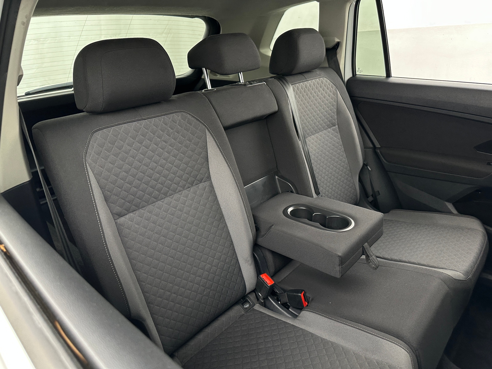 Thumbnail: 2020 Volkswagen Tiguan - 6