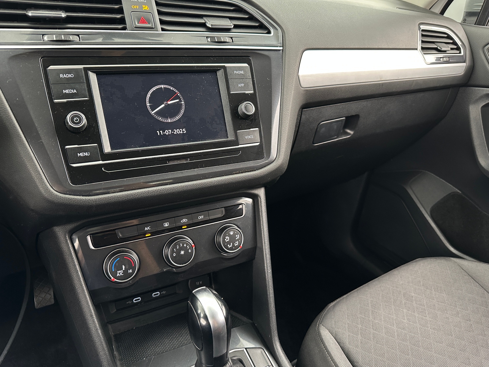 Thumbnail: 2020 Volkswagen Tiguan - 4