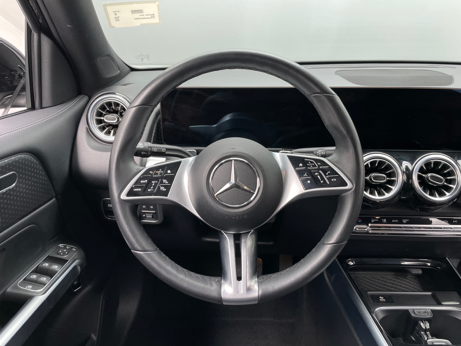 Thumbnail: 2025 Mercedes-Benz GLB - 4