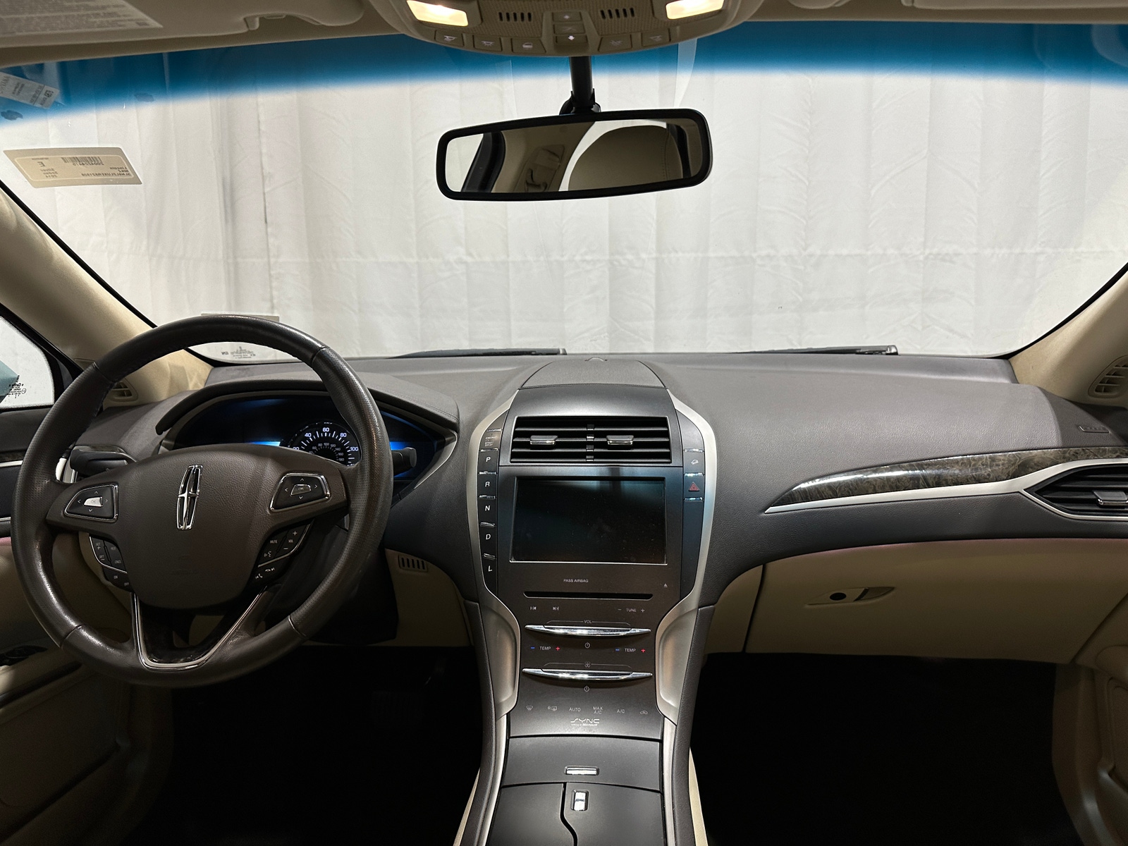 Thumbnail: 2014 Lincoln MKZ - 2