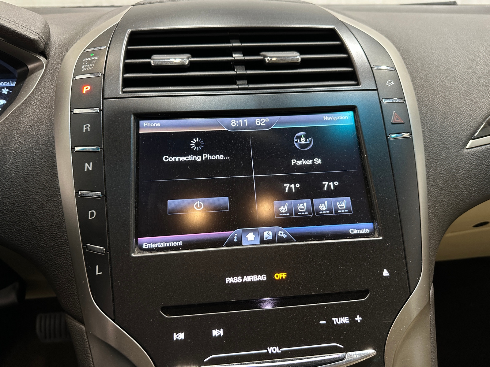 Thumbnail: 2014 Lincoln MKZ - 3