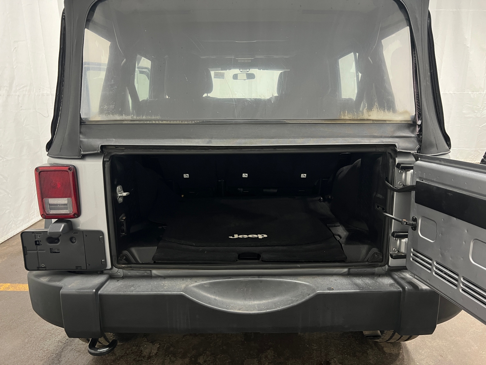 Thumbnail: 2013 Jeep Wrangler - 7