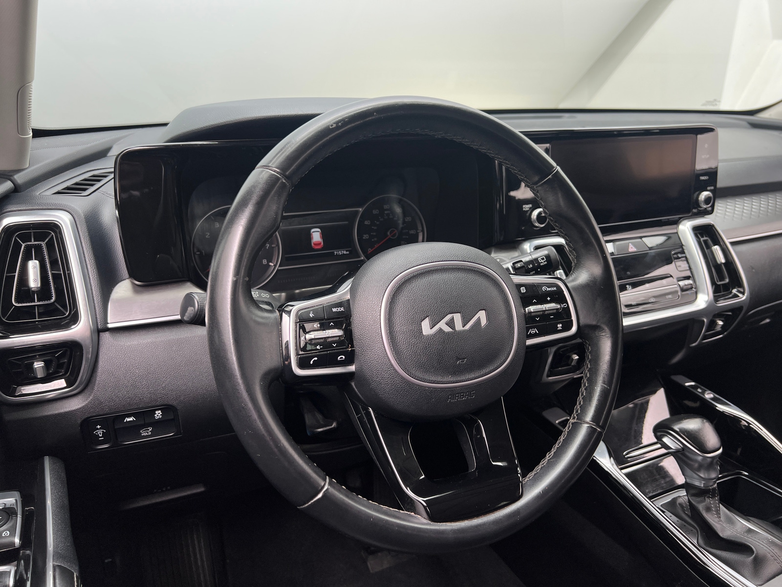 Thumbnail: 2022 Kia Sorento - 4