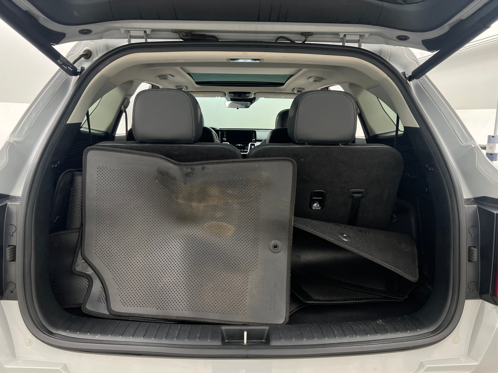 Thumbnail: 2022 Kia Sorento - 6