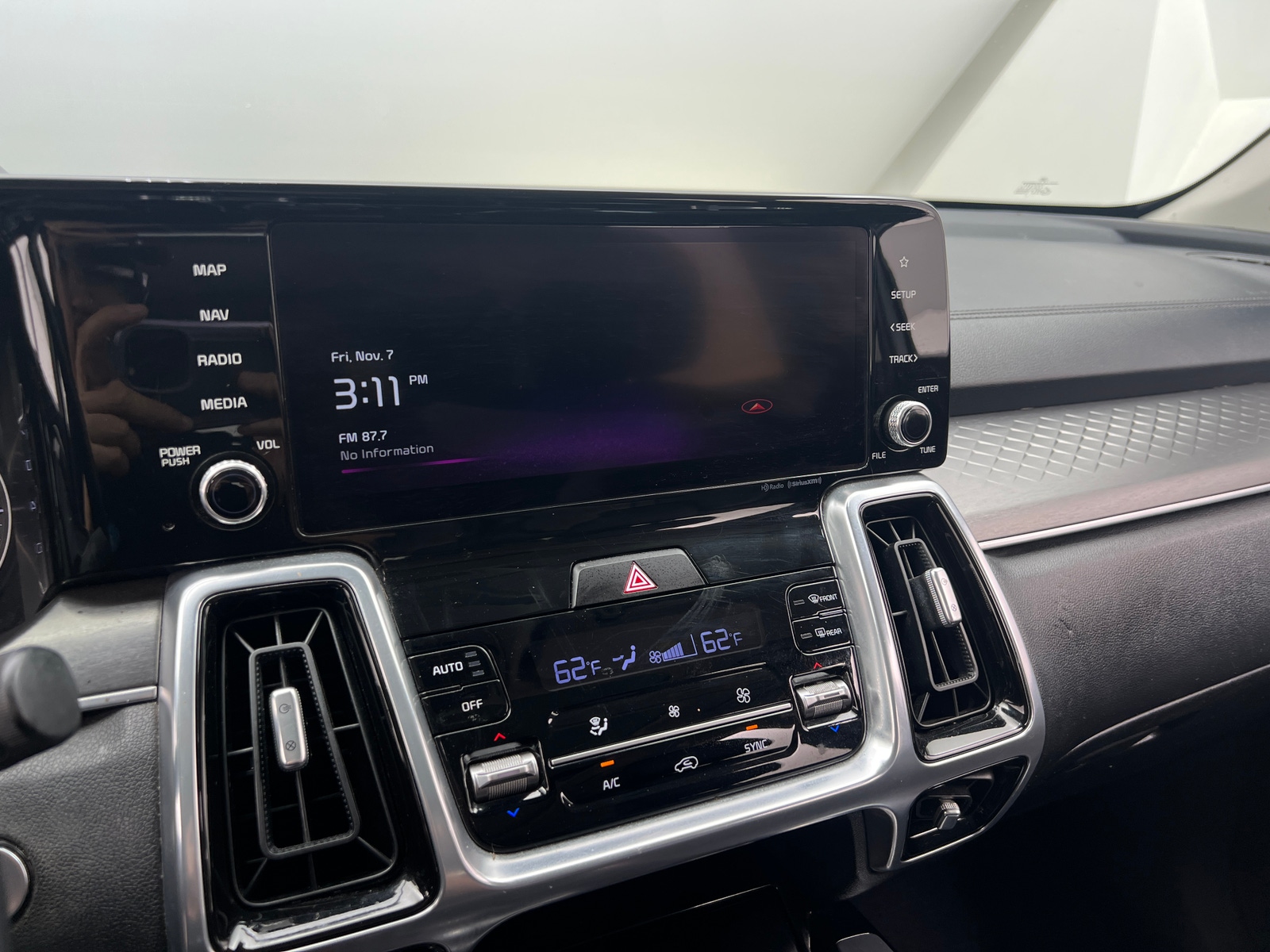 Thumbnail: 2022 Kia Sorento - 3