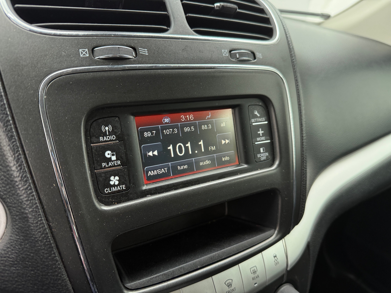 Thumbnail: 2018 Dodge Journey - 4