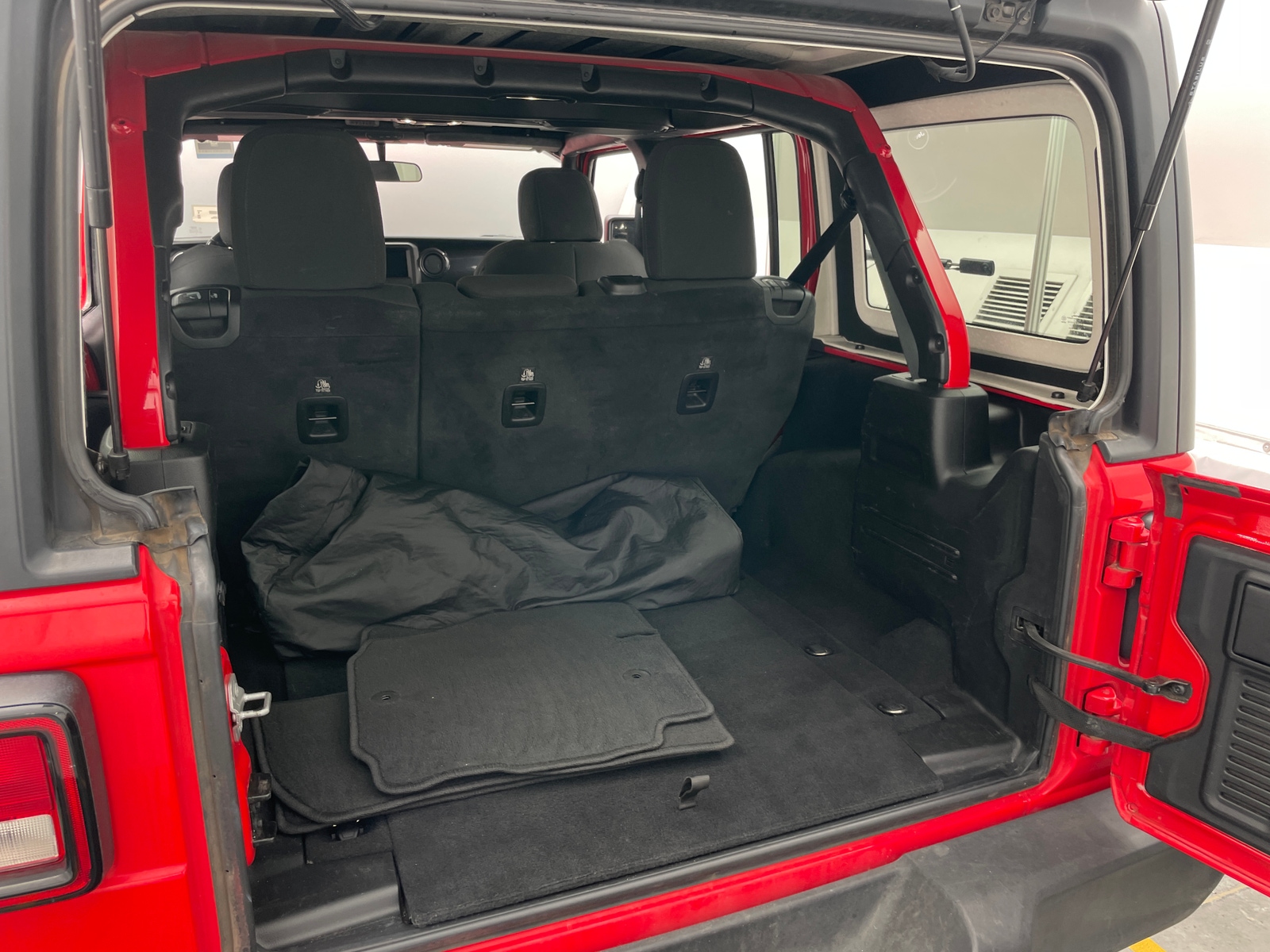 Thumbnail: 2022 Jeep Wrangler - 7