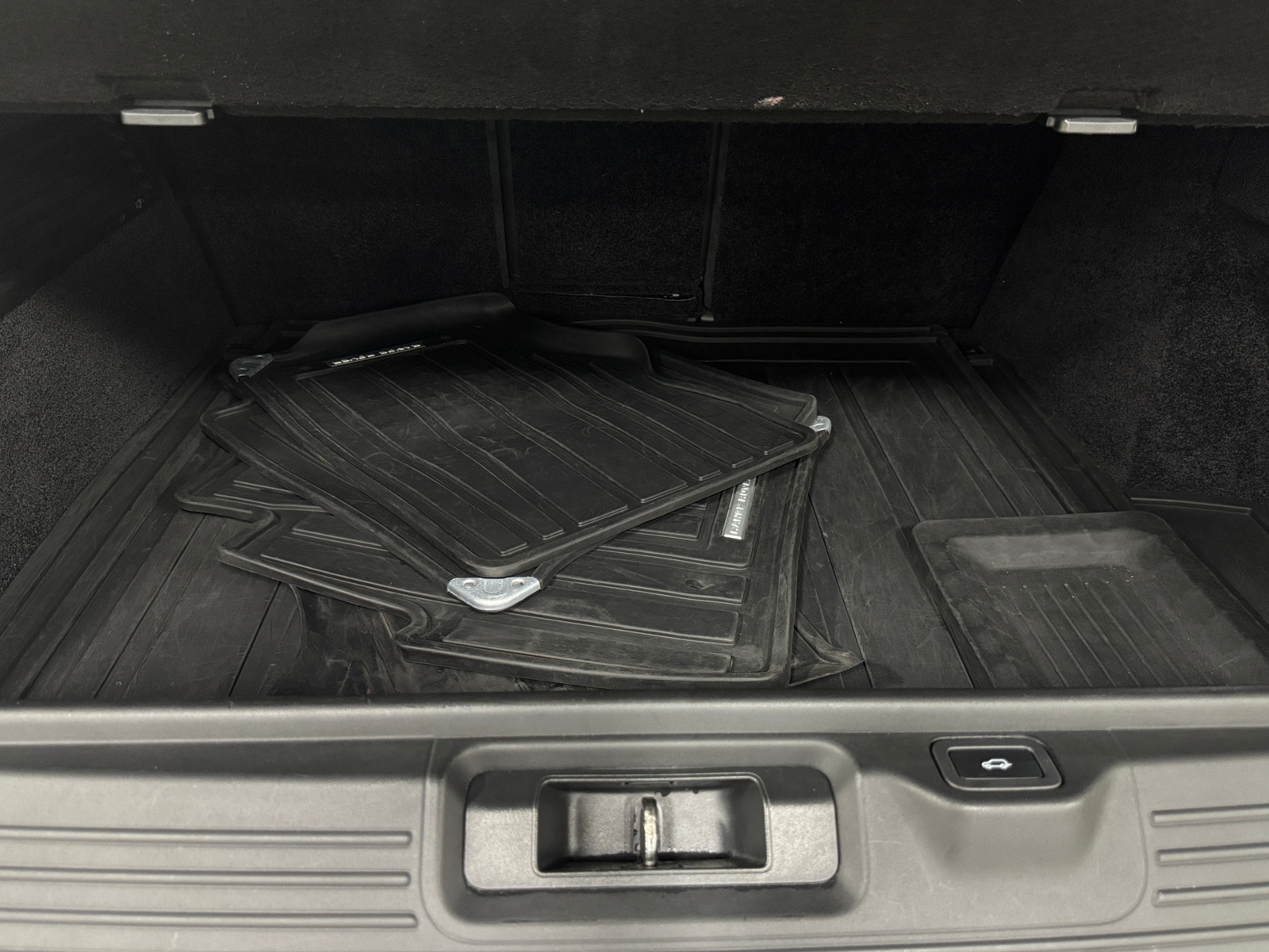 Thumbnail: 2015 Land Rover Range Rover - 6