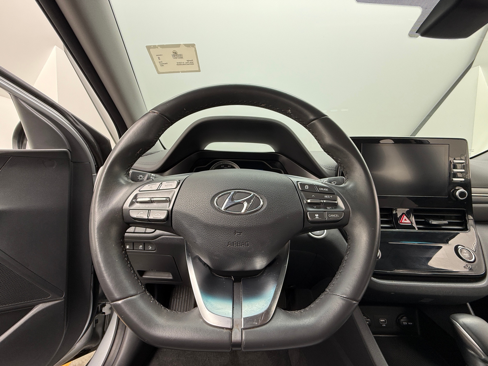 Thumbnail: 2022 Hyundai Ioniq - 5