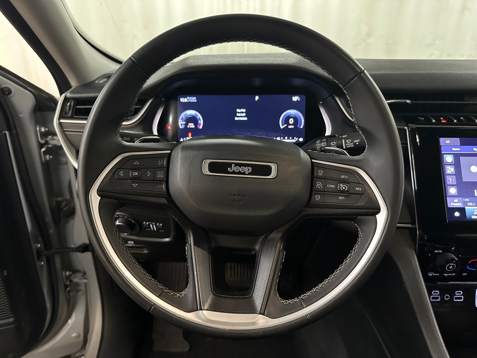 Thumbnail: 2023 Jeep Grand Cherokee - 5